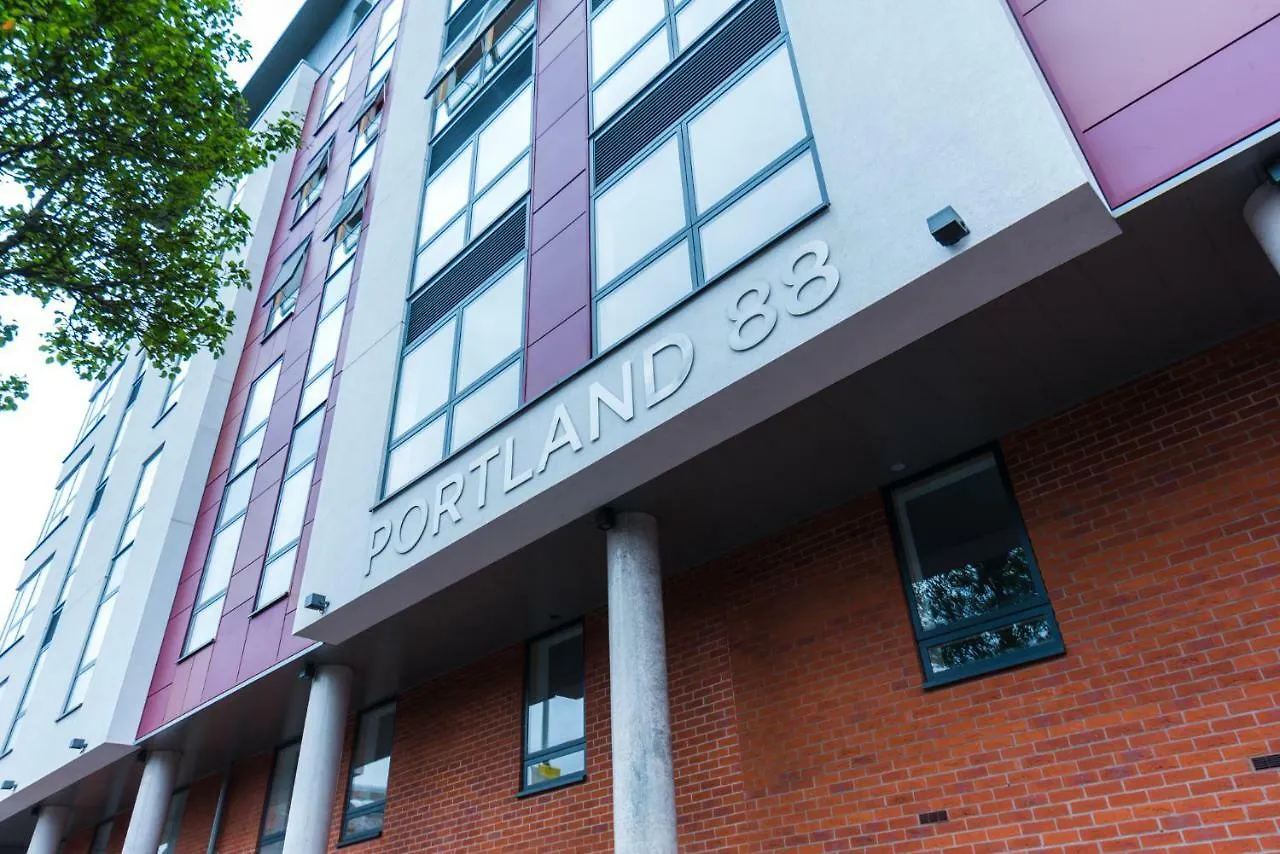 5 Star Brand New City Centre Apartment Belfast