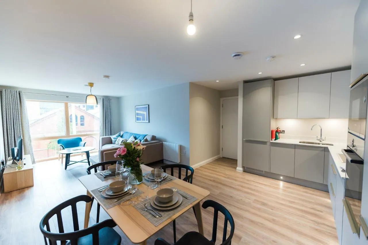 5 Star Brand New City Centre Apartment Belfast