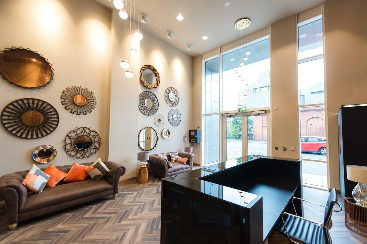 5 Star Brand New City Centre Apartment Belfast