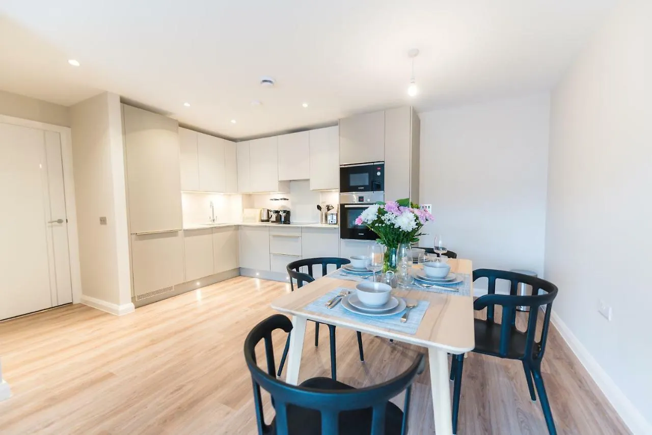 5 Star Brand New City Centre Apartment Belfast 0*,